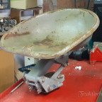 Der neue Sitz vor der Restauration.